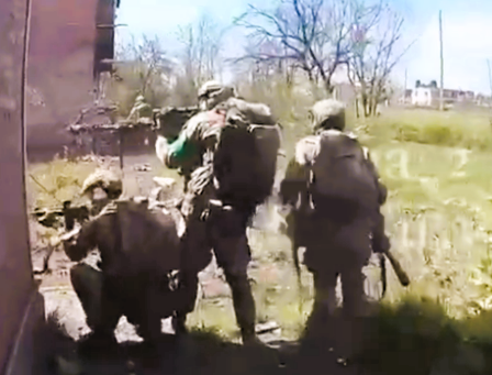 US-Söldner kämpfen gegen Russland! Blutiges Video vom Schlachtfeld aufgetaucht!