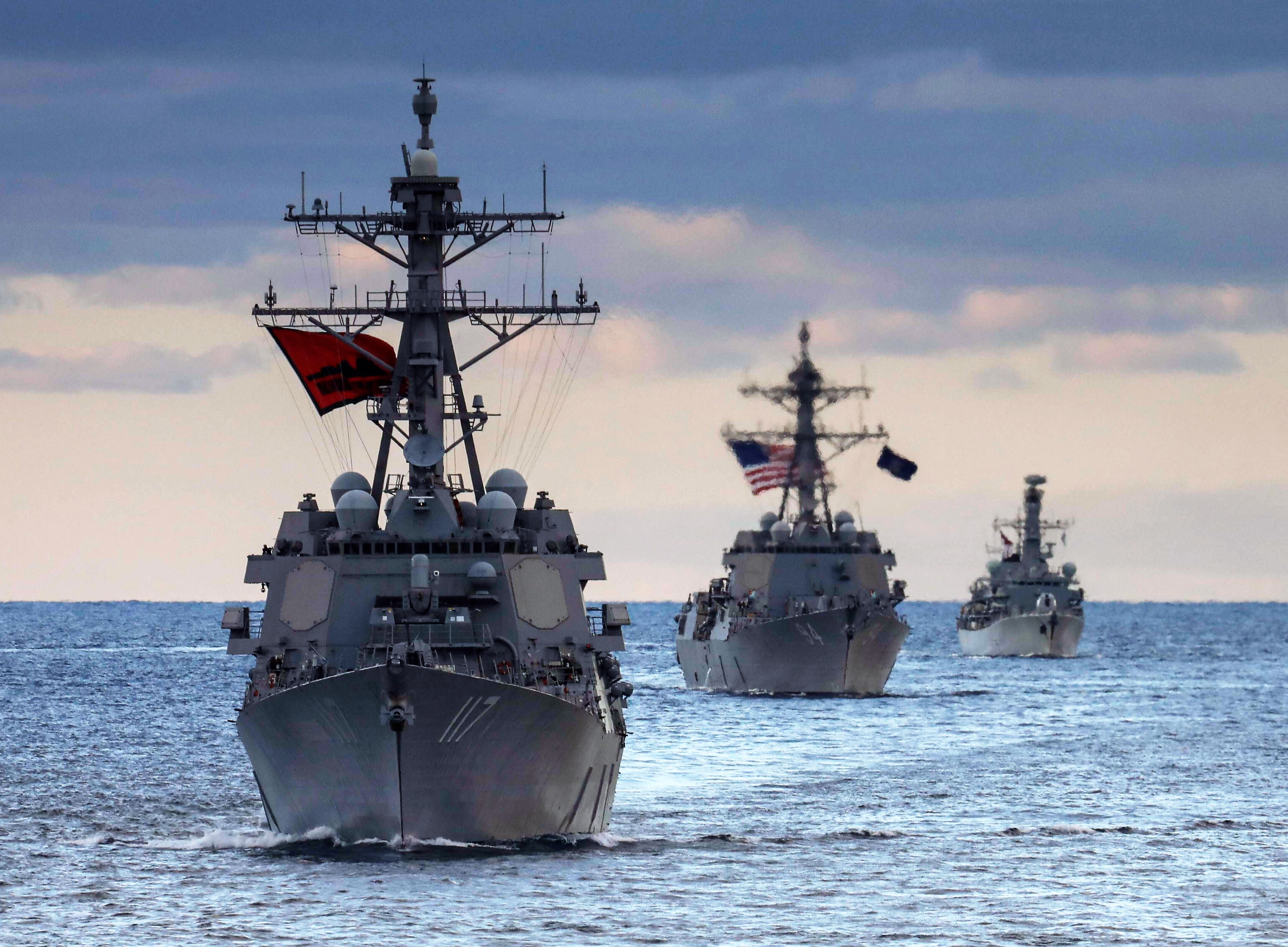 NATO-Flotte läuft in die Ostsee aus! Putin zittert Trotz des Krieges in der Ukraine - NATO zeigt Stärke!