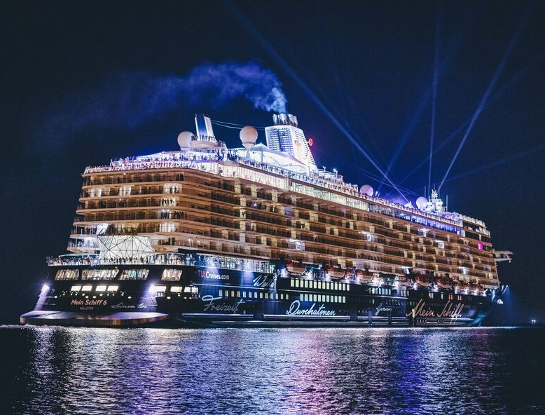 Alarm auf TUI-Kreuzfahrtschiff! Schiff gerät auf Atlantik in schweren Sturm - "Mein Schiff 3" kämpft mit meterhohen Wellen