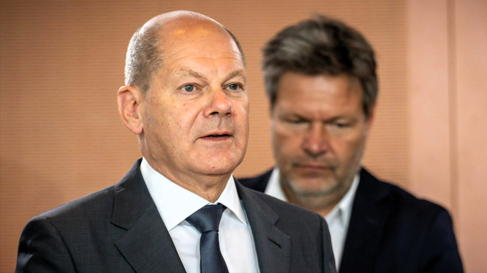 Kanzler in Quarantäne! Olaf Scholz hat Corona - so geht es ihm jetzt!