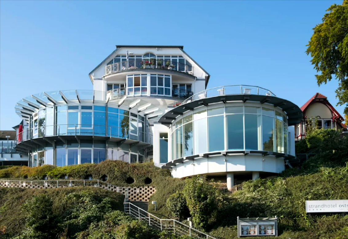 Horror in Usedom-Hotel! 1 Toter, ein Mensch in Lebensgefahr! Ehepaar in der Nacht von Heizung vergiftet?