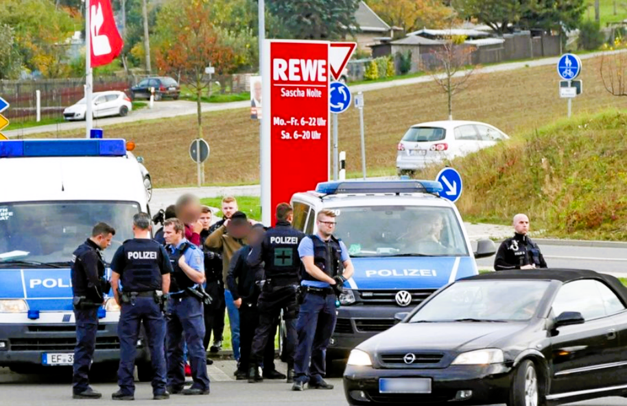 Räuber überfallen REWE-Markt - dramatische Szenen, doch dann passiert unglaubliches!