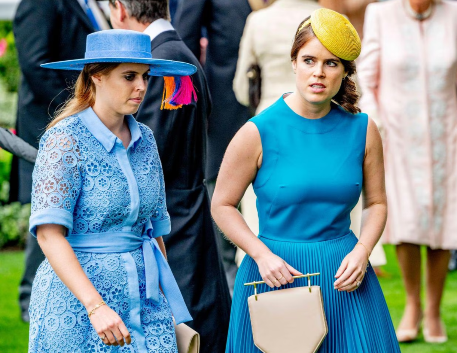 Wie geht es weiter? Beatrice und Eugenie in Krisengesprächen mit König Charles nach Andrews Festnahme