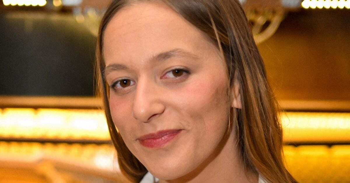 Marcia Higelin secoue la scène avec un EP intime et son héritage sous le regard