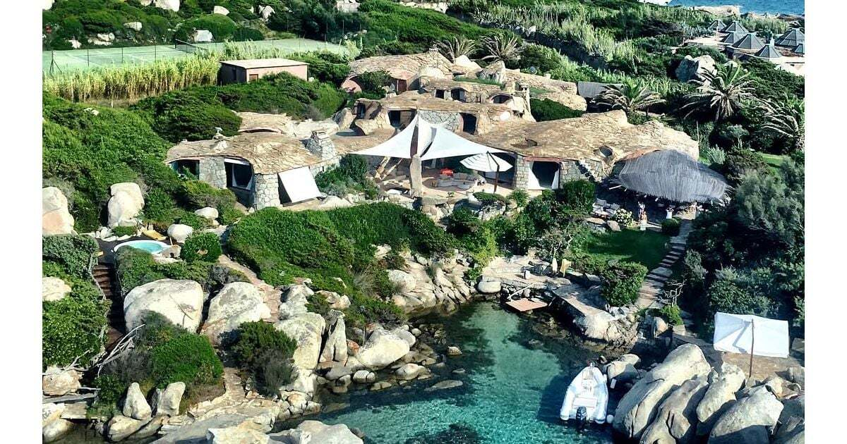 Villa sculptée dans la roche : Emmanuel-Philibert met sa résidence corse en vente à 18 M€