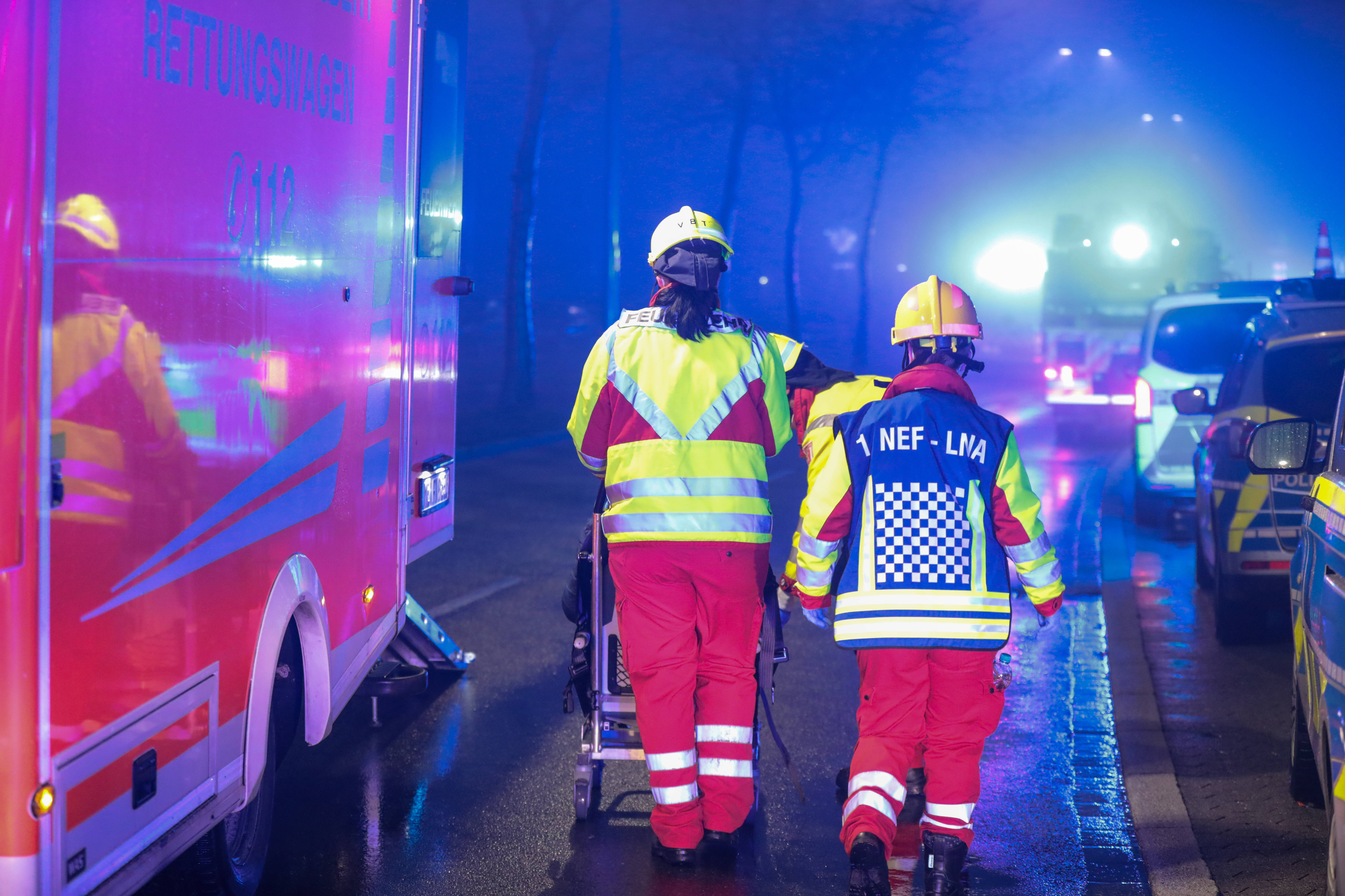 Medizinischer Notfall auf der Autobahn sorgt für schweren Unfall - Mann stirbt nach Zusammenbruch am Steuer