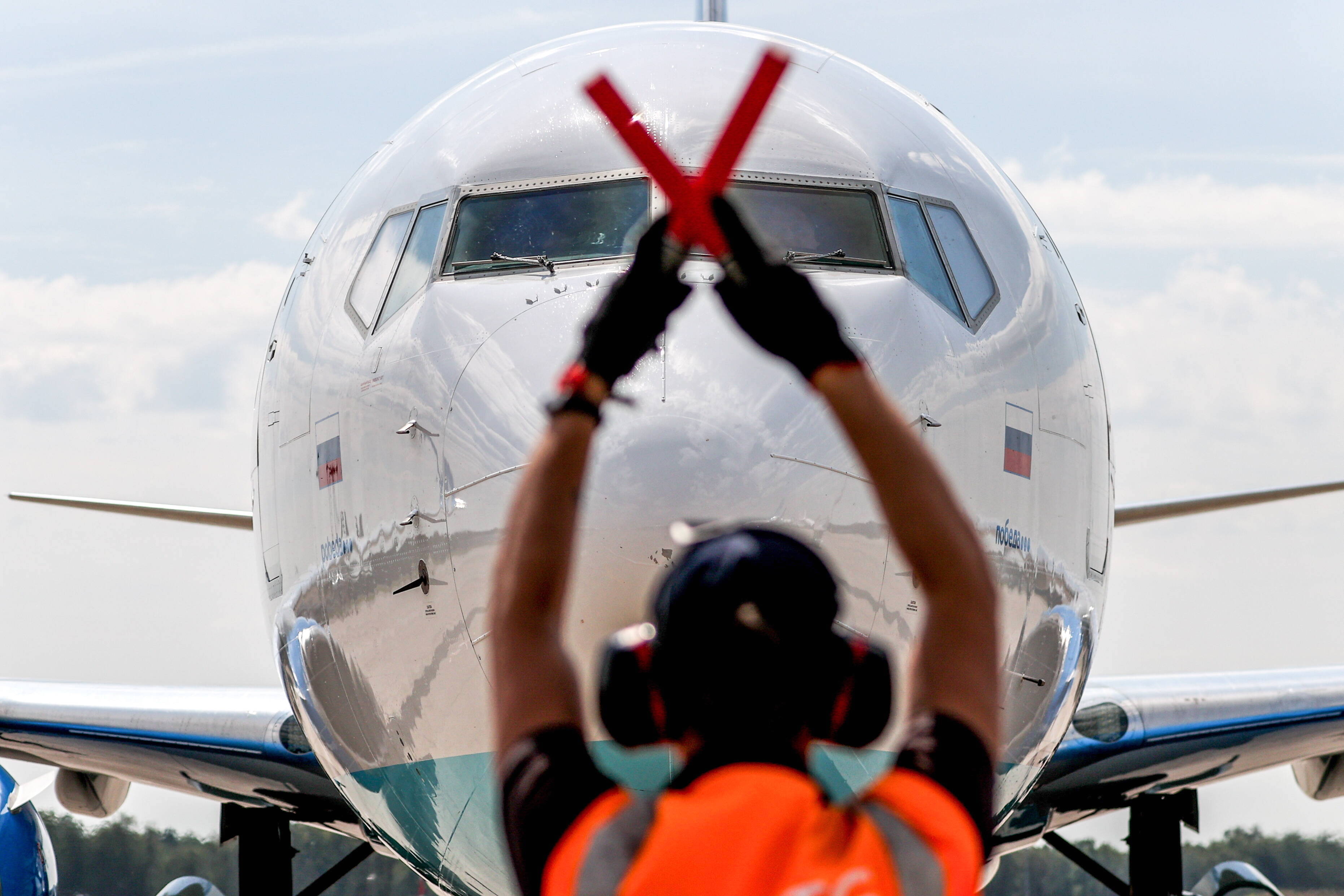 Notlandung! Passagier-Maschine durch Hagelsturm schwer beschädigt - Passagiere in Angst!