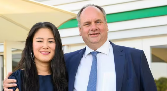 Skandal! Dresdner Oberbürgermeister soll Ex-Ehefrau von Treppe gestoßen haben! Strafanzeige