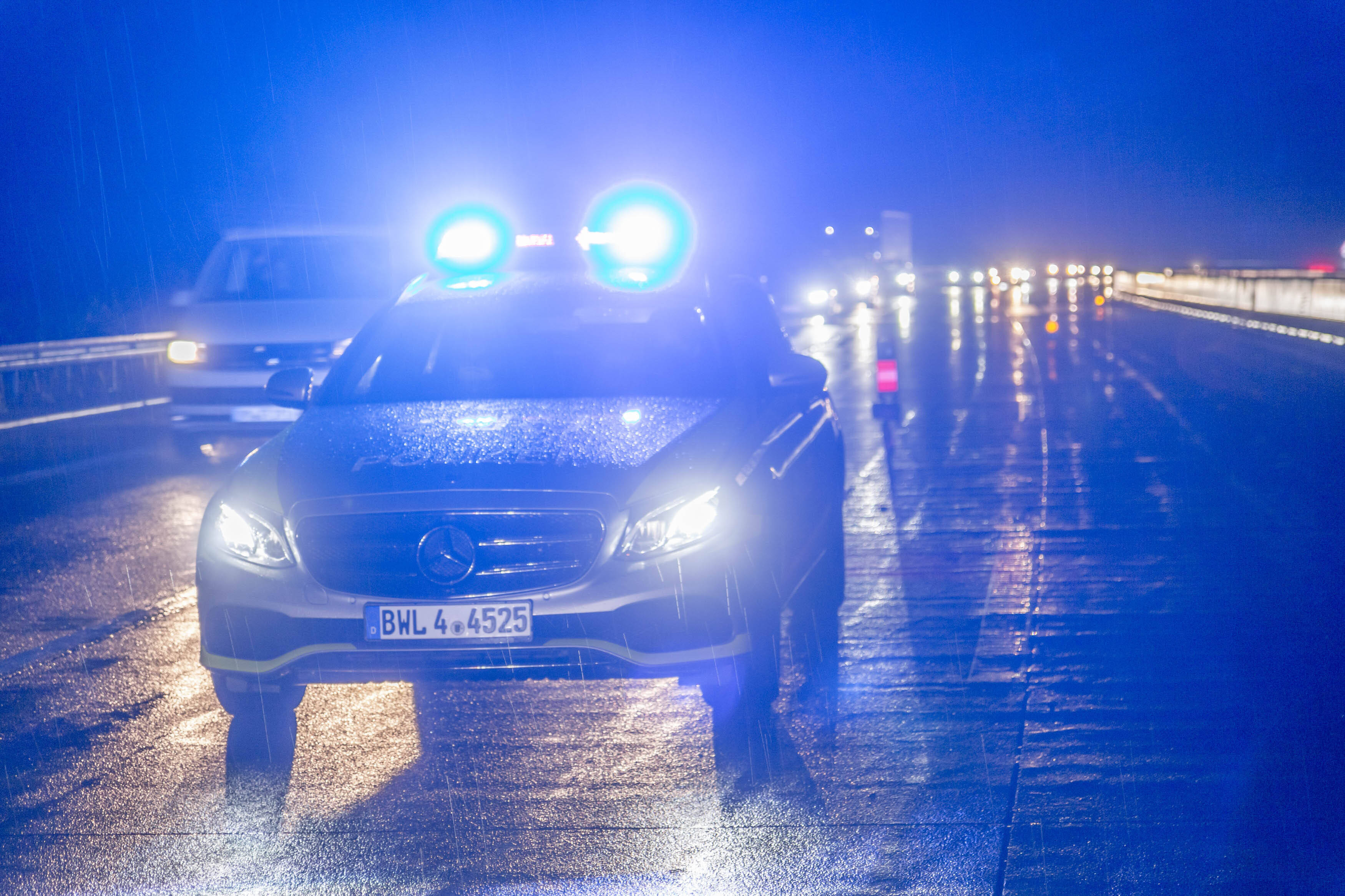 Lehrerin auf der A9 erschossen! Mutter und Lehrerin findet trauriges Ende - jetzt kommt die Wahrheit ans Licht