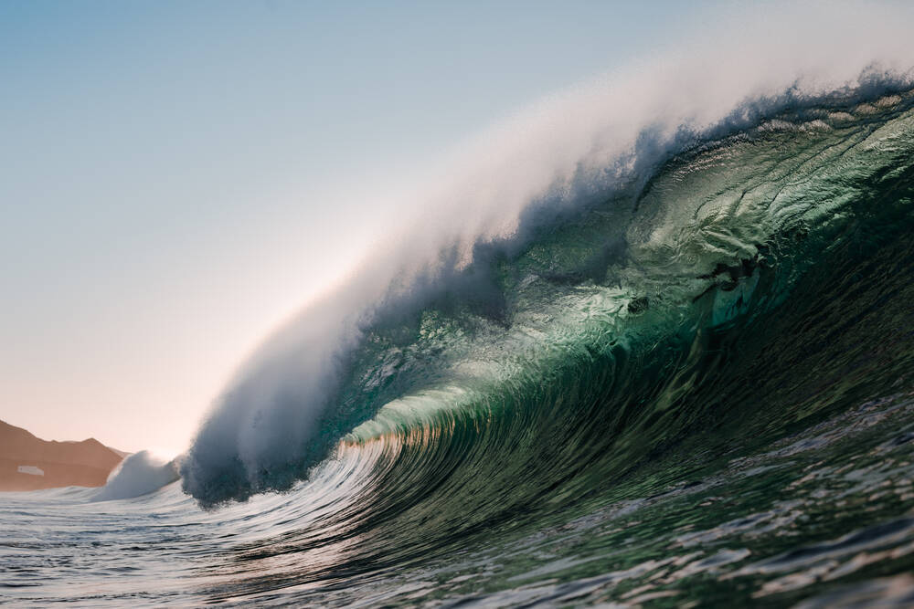 Massive Wave Sweeps Tourists into the Sea! Spanish Holiday Island Turns into a Nightmare